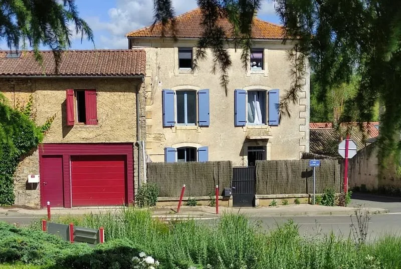 Photo 1