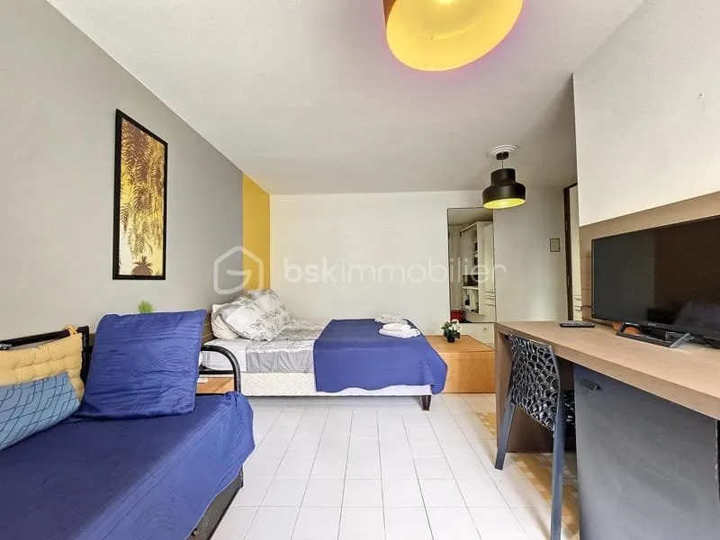Photo 1