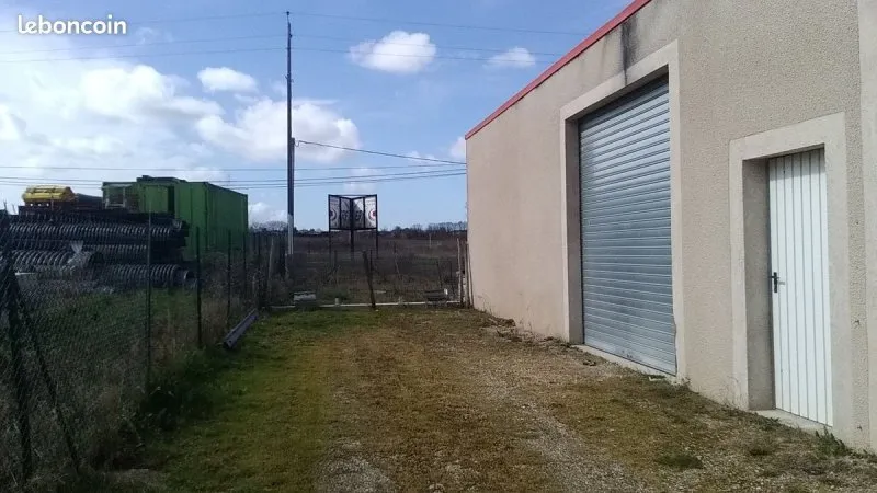 Photo 1