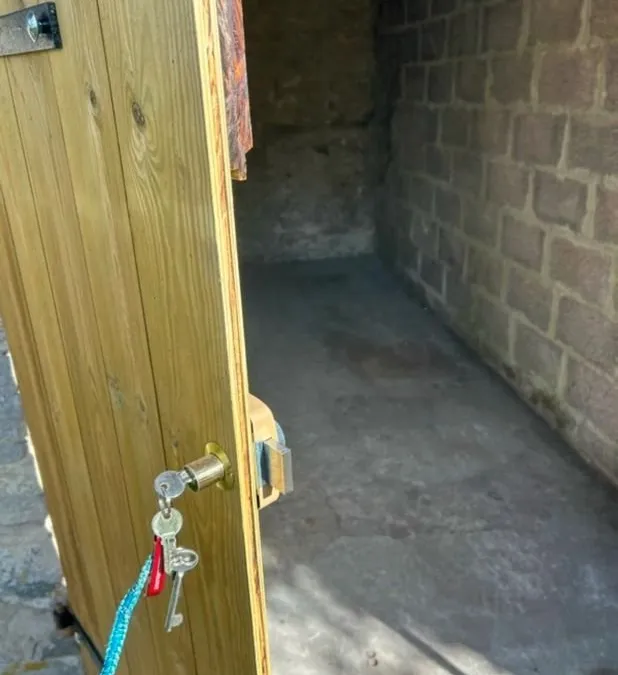 Photo 1