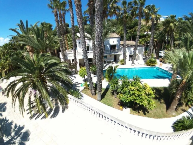 Photo 1