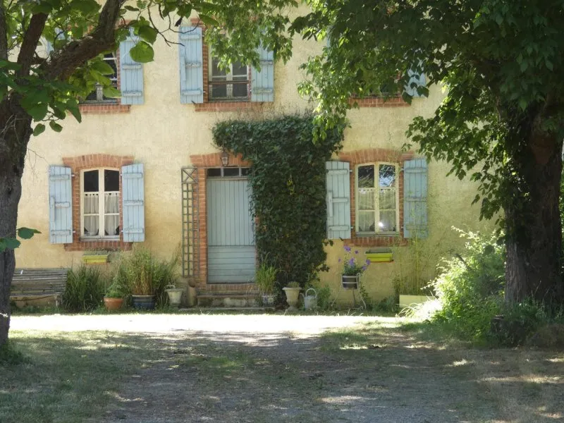 Photo 1