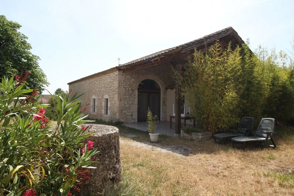 Photo 1