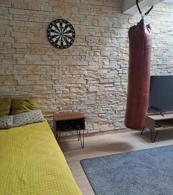 Photo 1