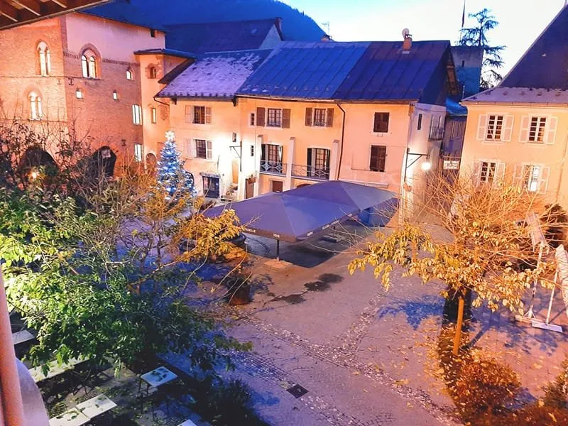 Photo 1
