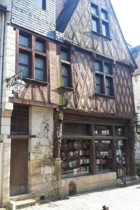 Photo 1