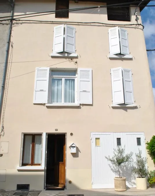 Photo 1