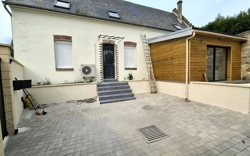 Photo 1