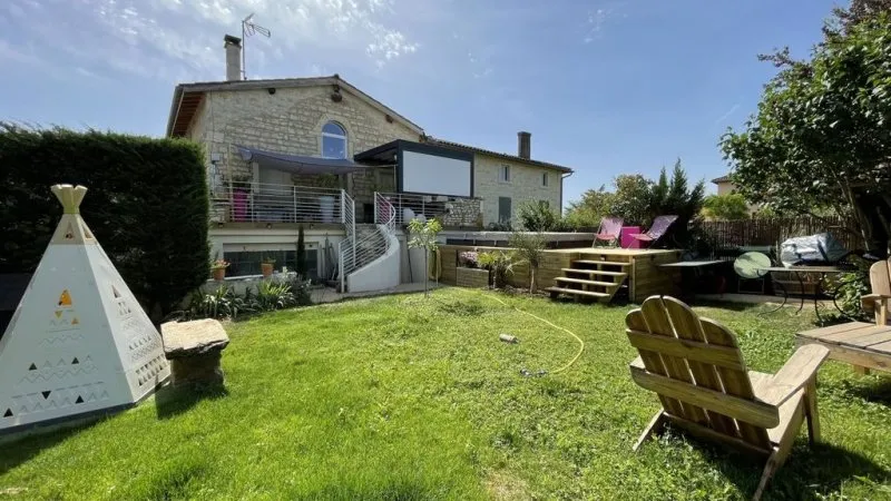 Photo 1