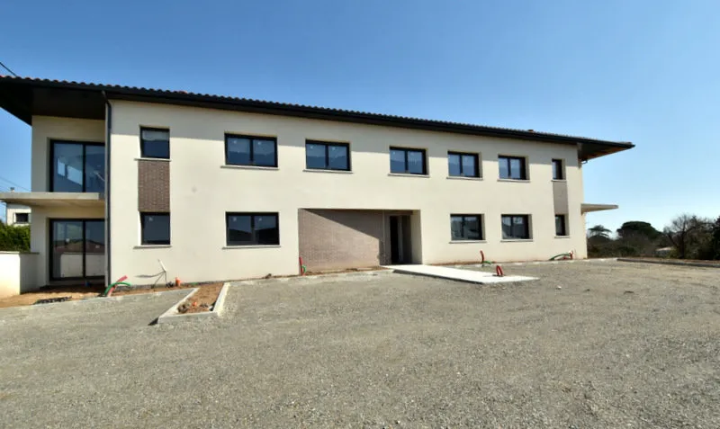 Photo 1