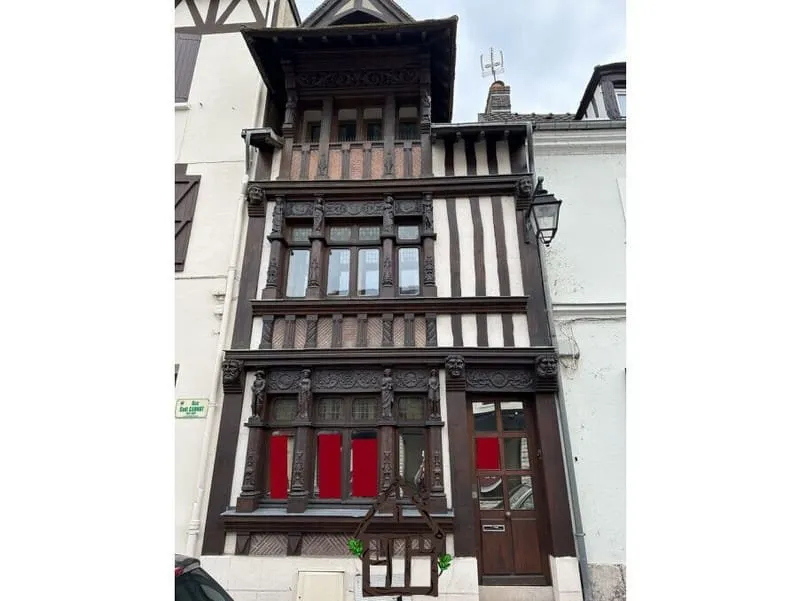Photo 1