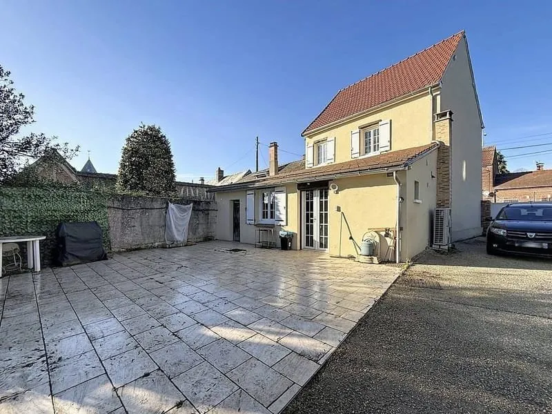 Photo 1