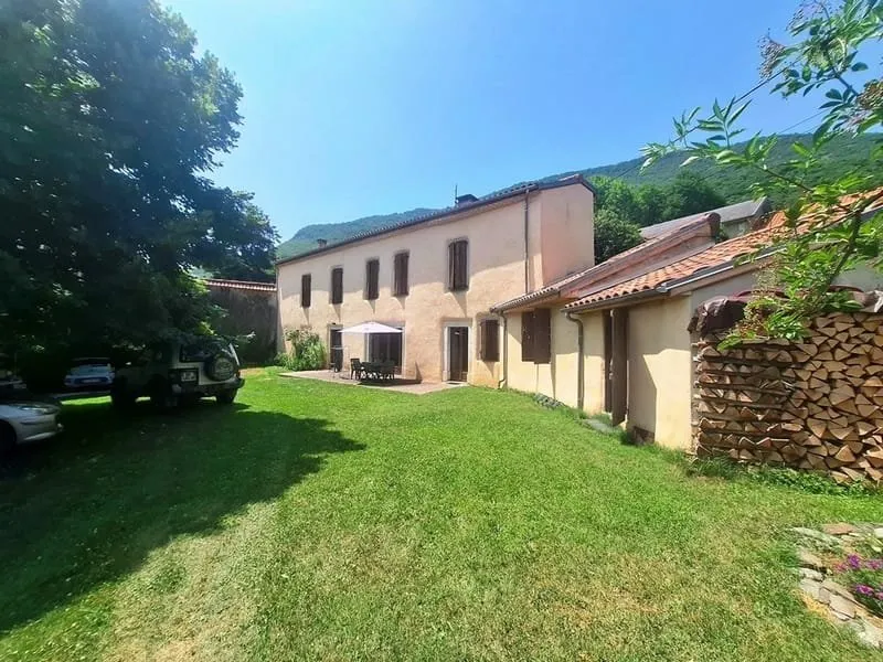 Photo 1