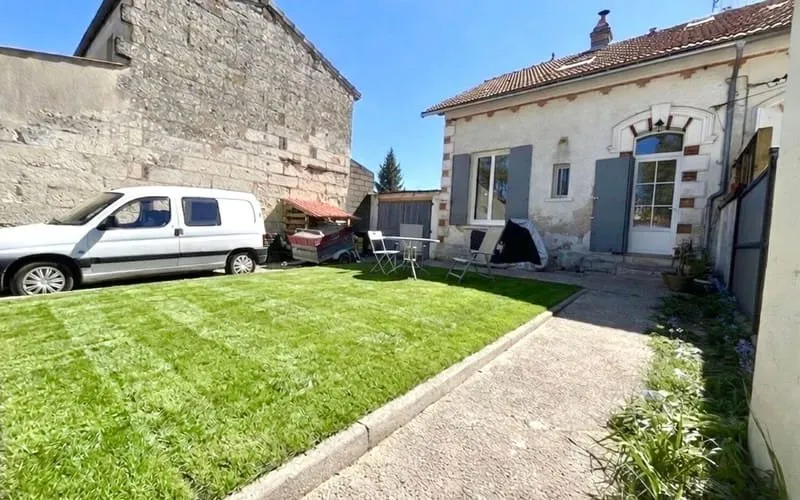 Photo 1