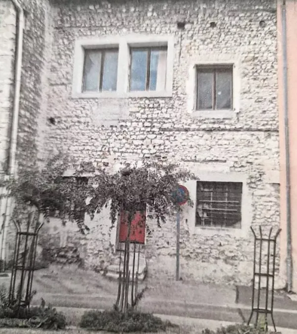 Photo 1