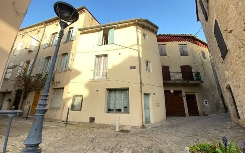 Photo 1
