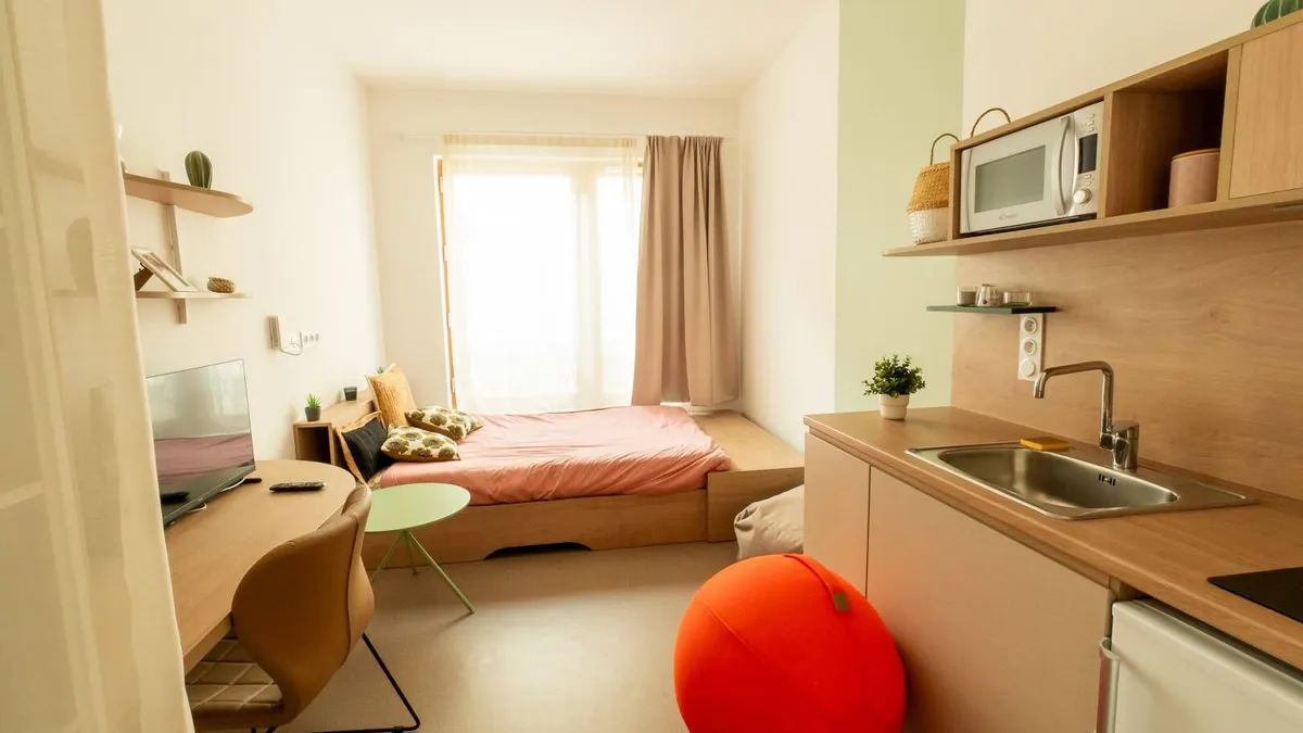 Photo 1
