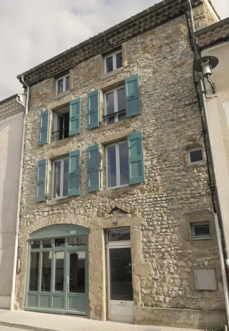 Photo 1
