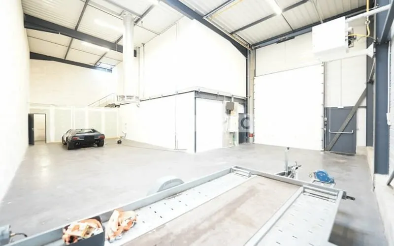 Photo 1