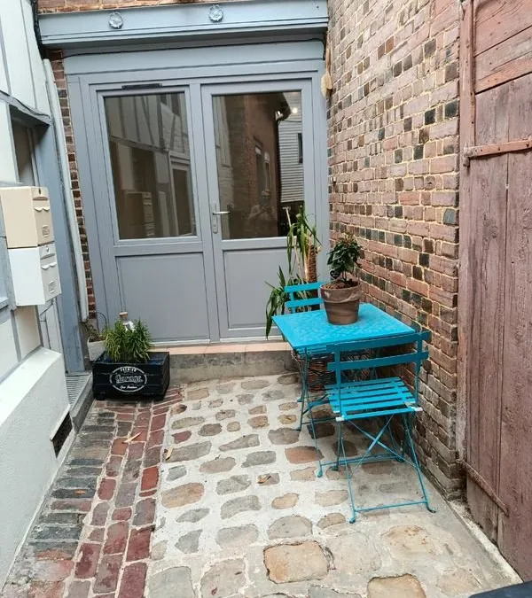 Photo 1