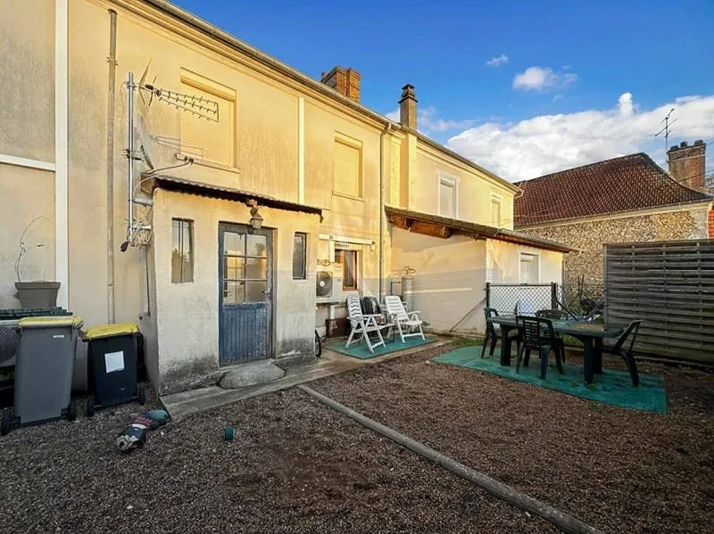 Photo 1