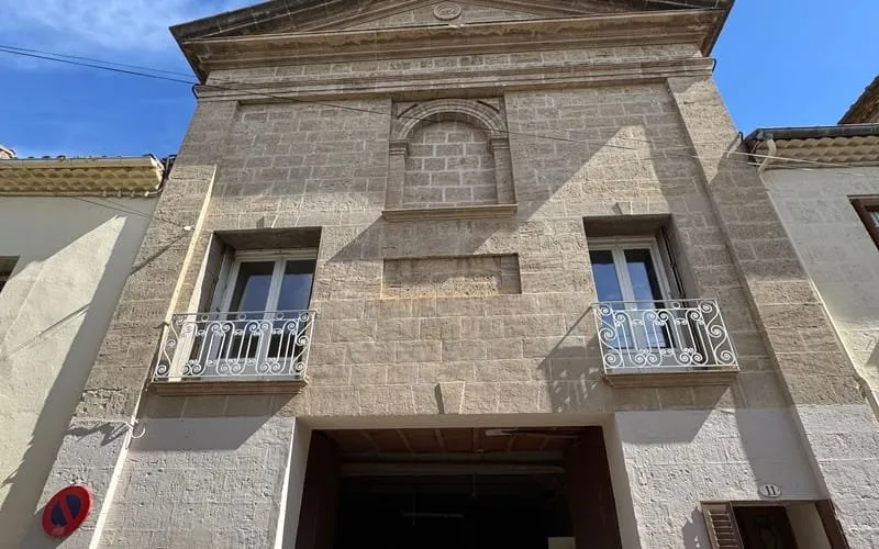 Photo 1