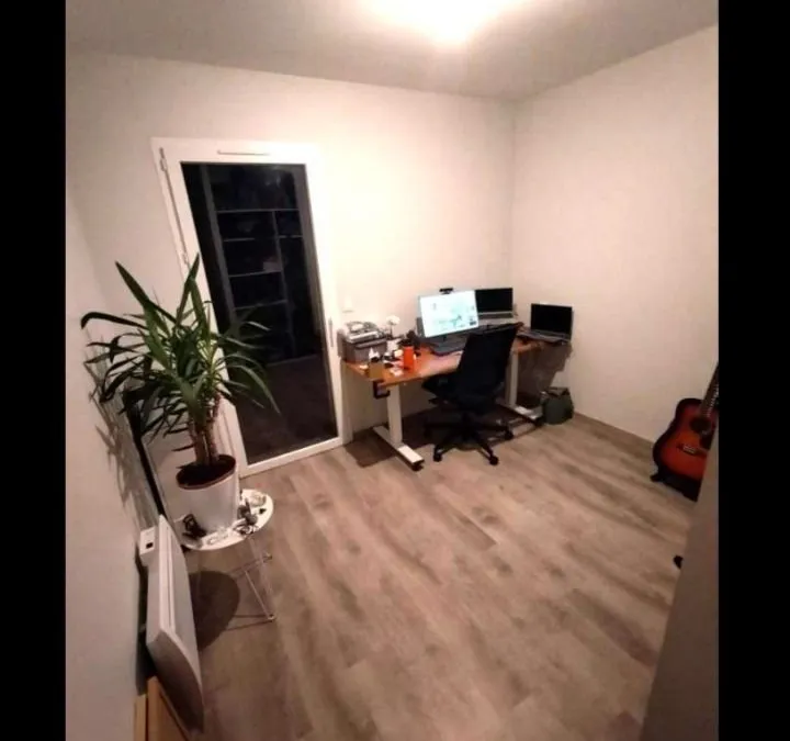 Photo 1