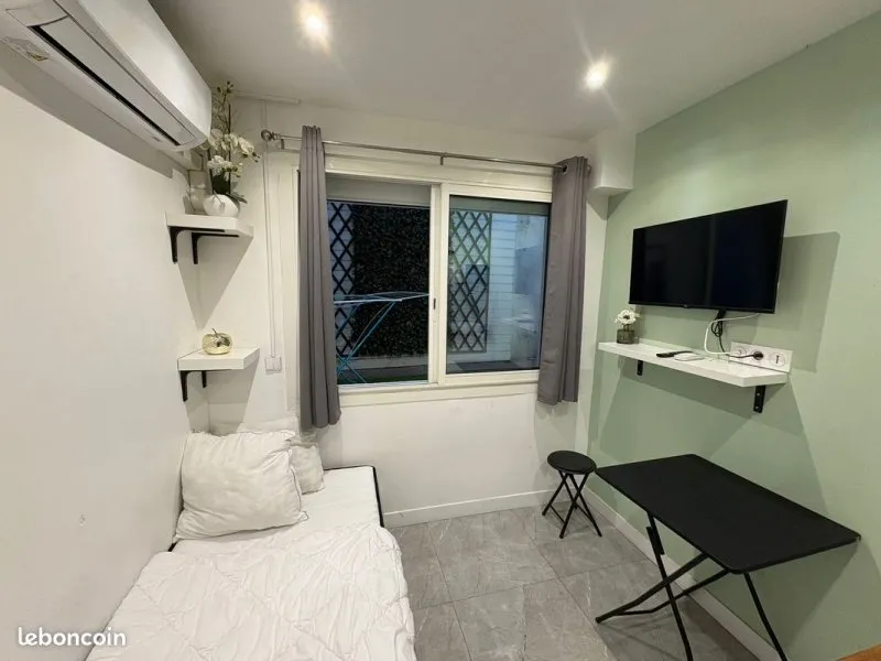 Photo 1