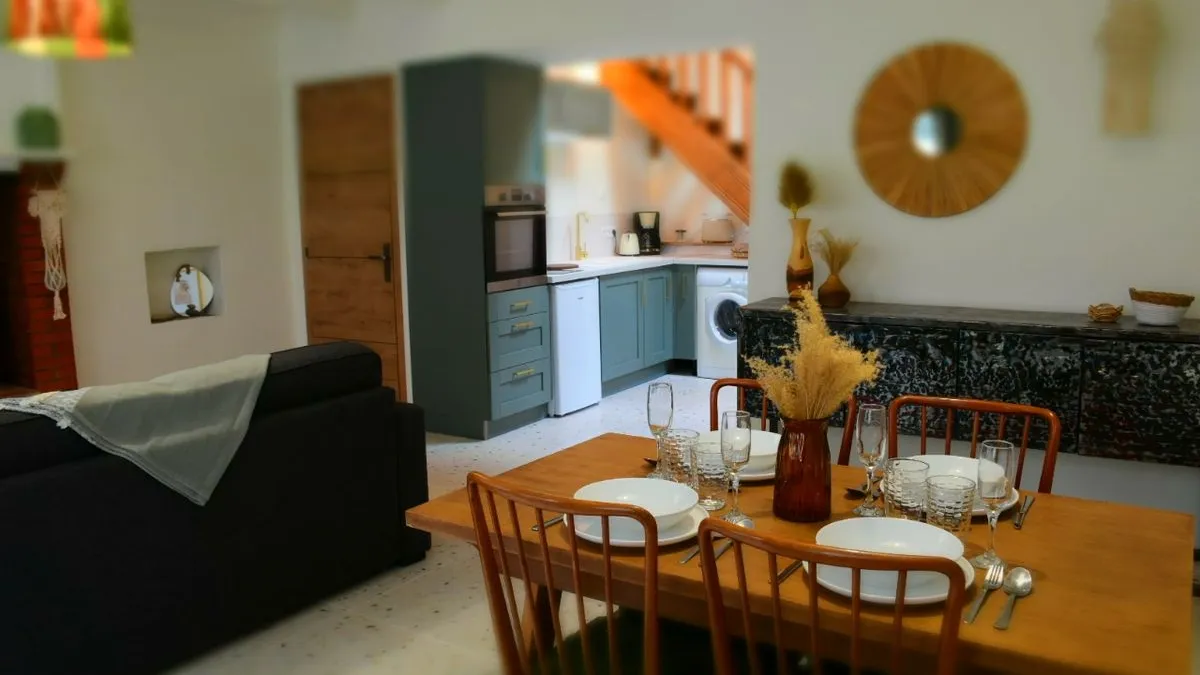 Photo 1