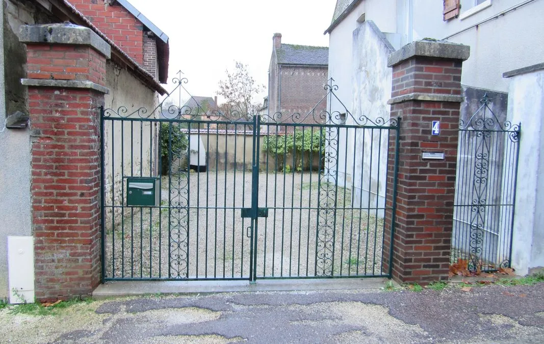 Photo 1