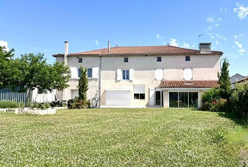 Photo 1