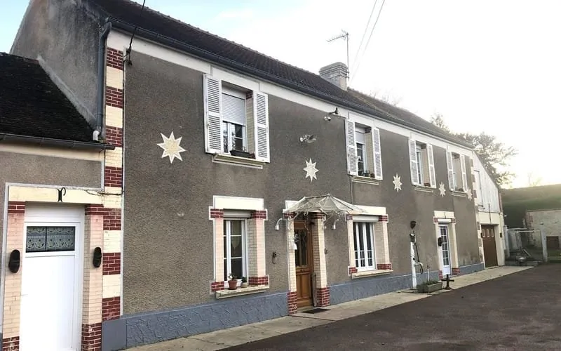 Photo 1