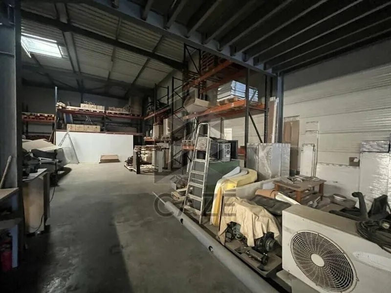 Photo 1