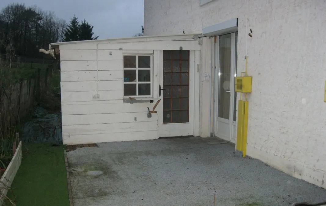 Photo 1