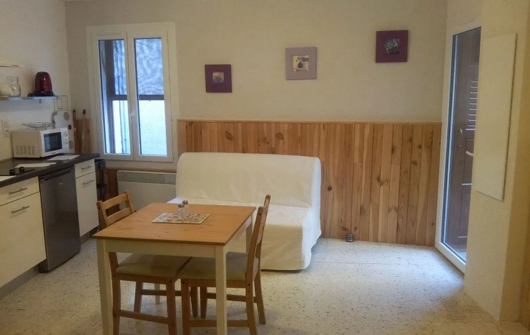 Photo 1
