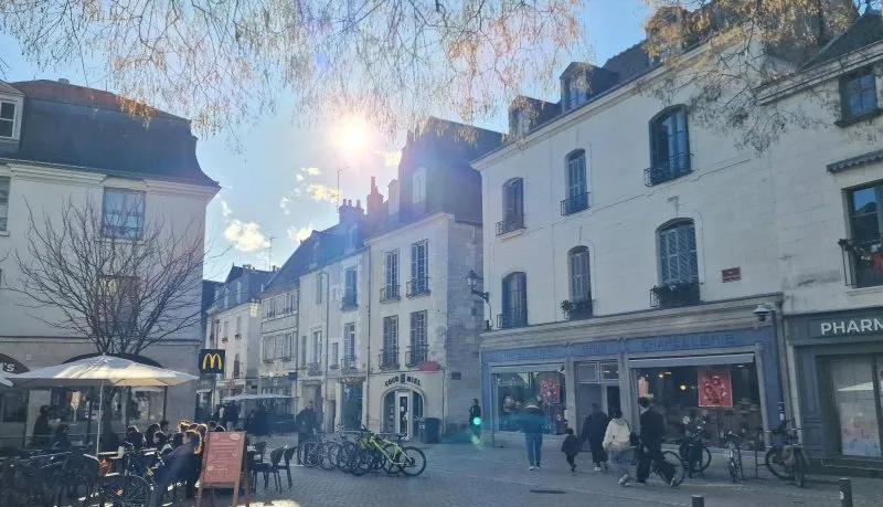Photo 1