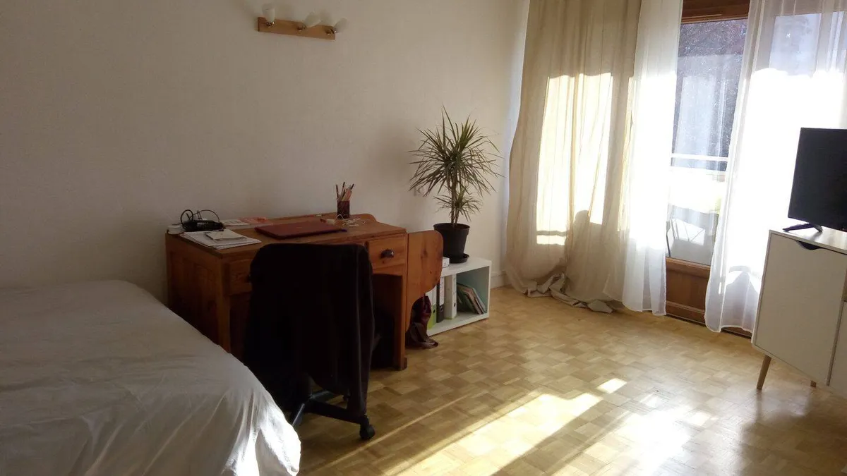 Photo 1