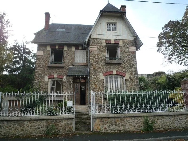 Photo 1