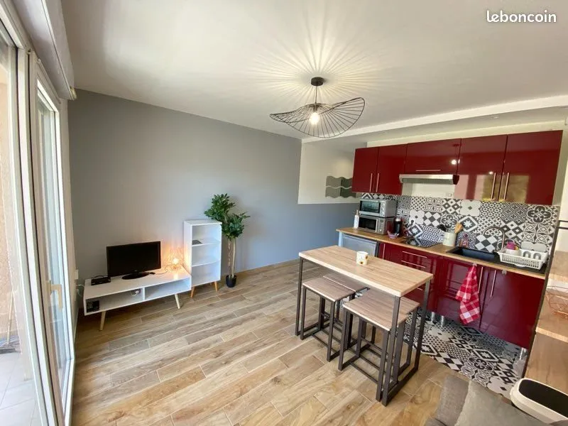 Photo 1