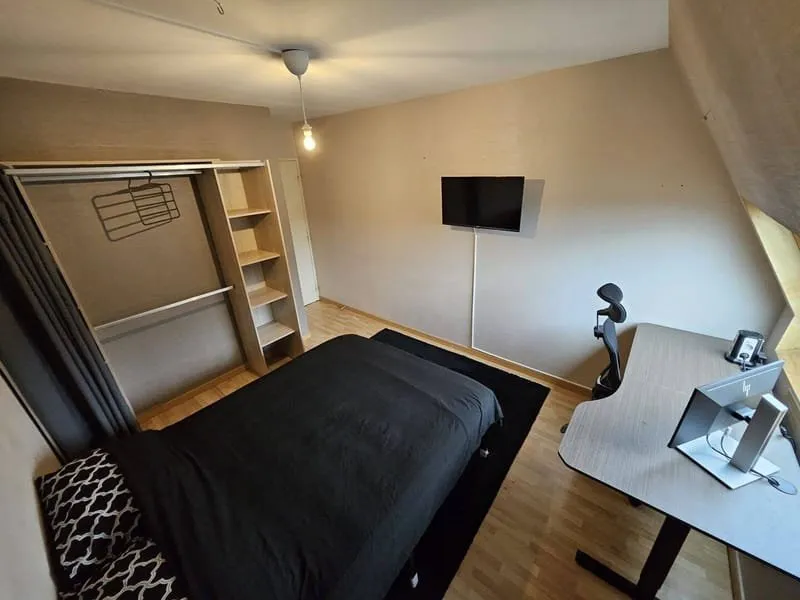 Photo 1