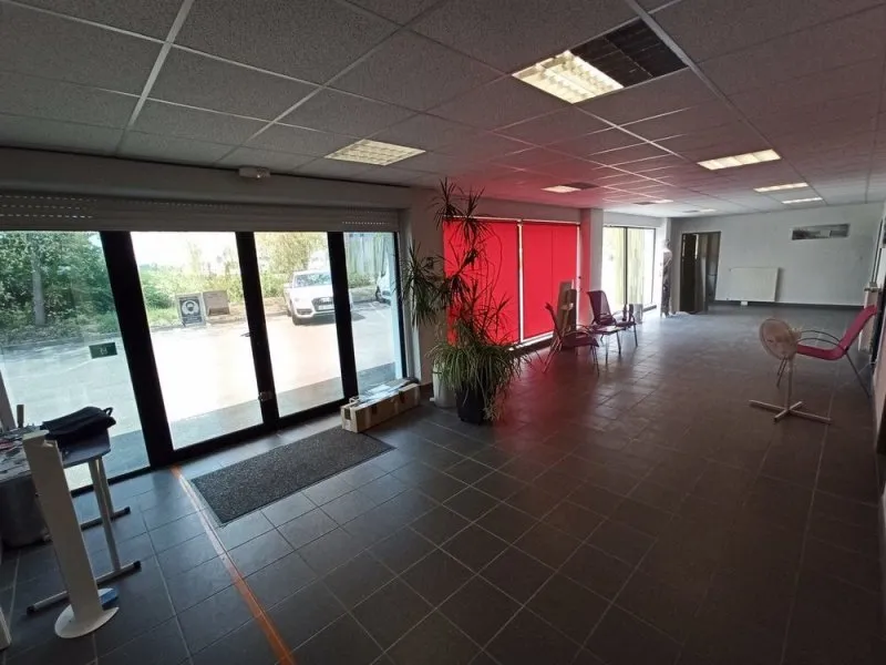 Photo 1