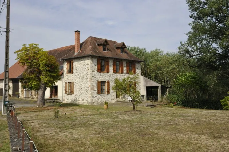 Photo 1