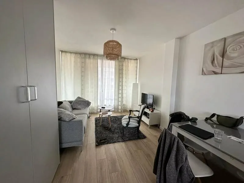 Photo 1