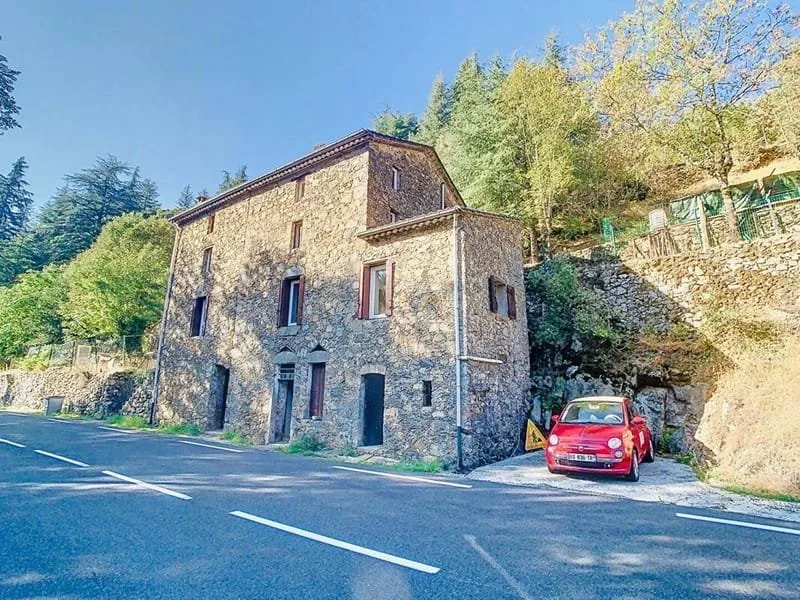 Photo 1