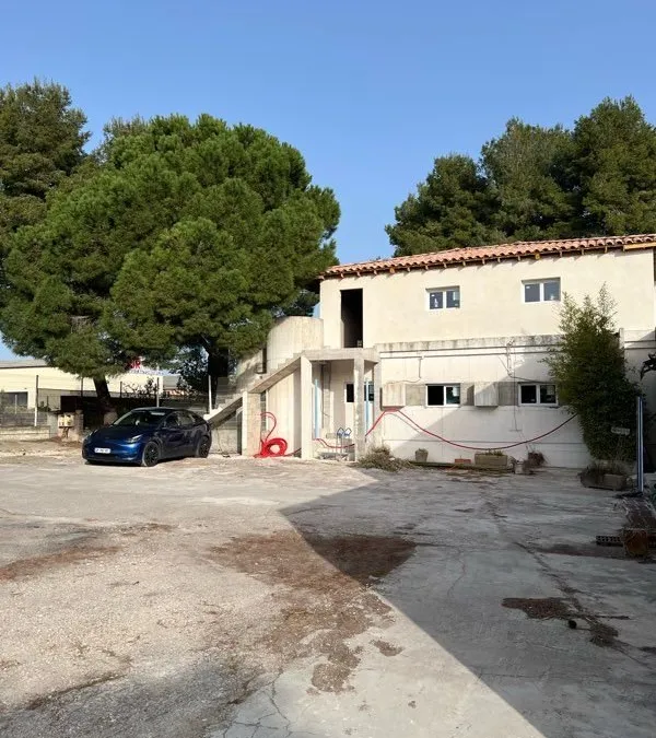 Photo 1