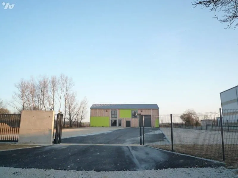 Photo 1
