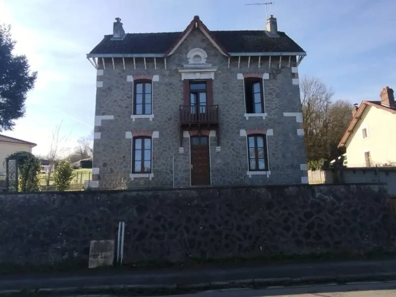 Photo 1