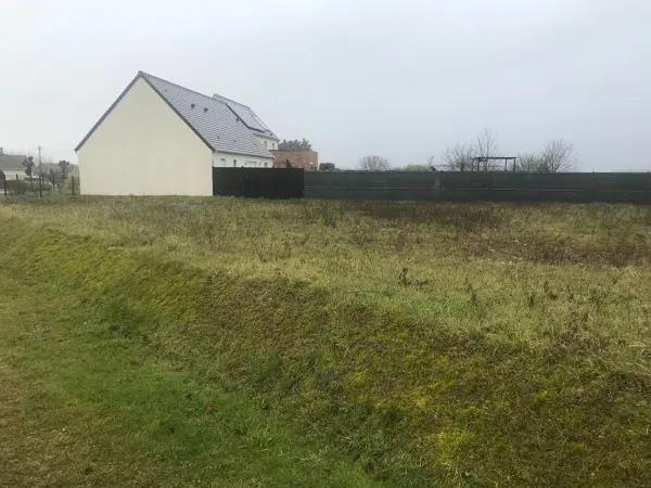 Terrain 898 m²