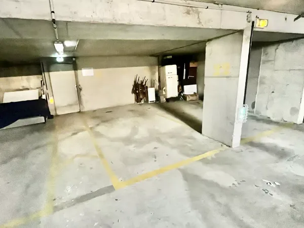 Parking/box 12 m²