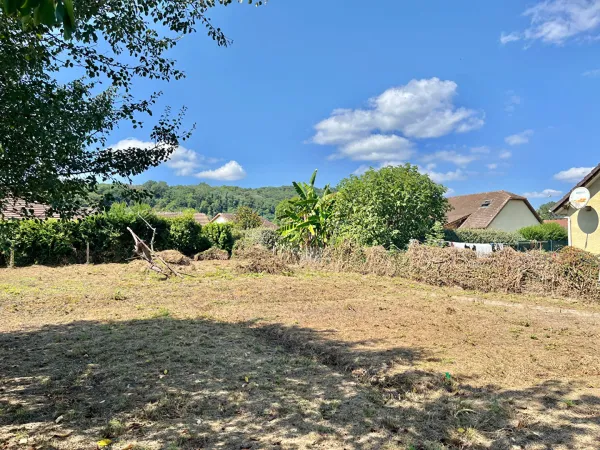 Terrain 887 m²